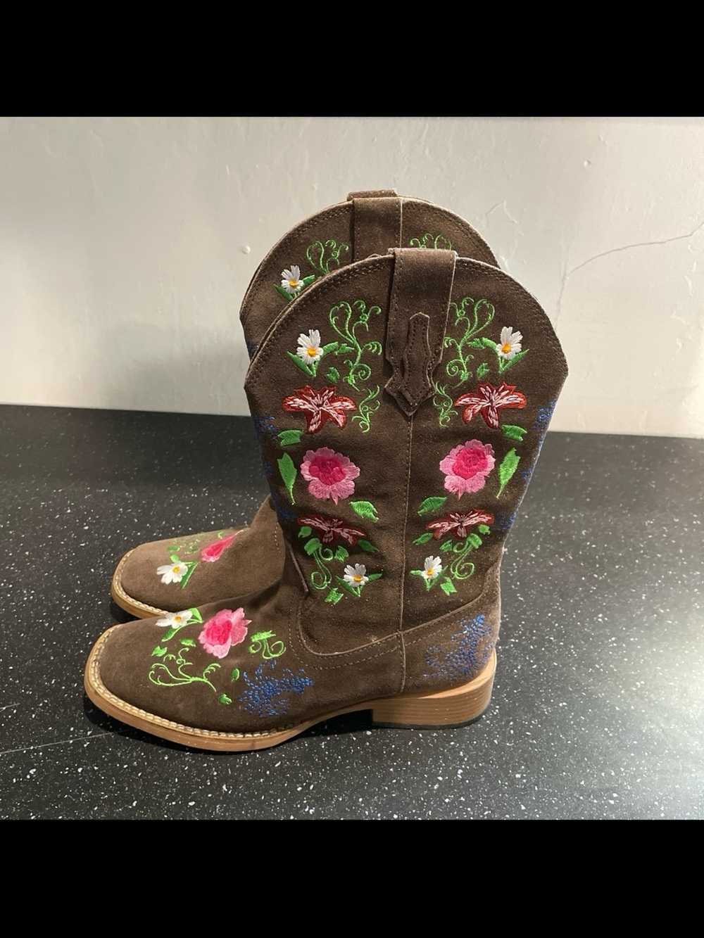 roper floral embroidered square toe suede boots size 7